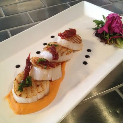 CHIMOLE® — Seared Scallops: Seared scallops with sun-dried tomato and herb garnish